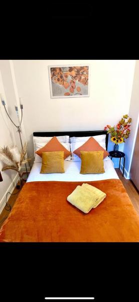 2 bed flat near to Tower Bridge